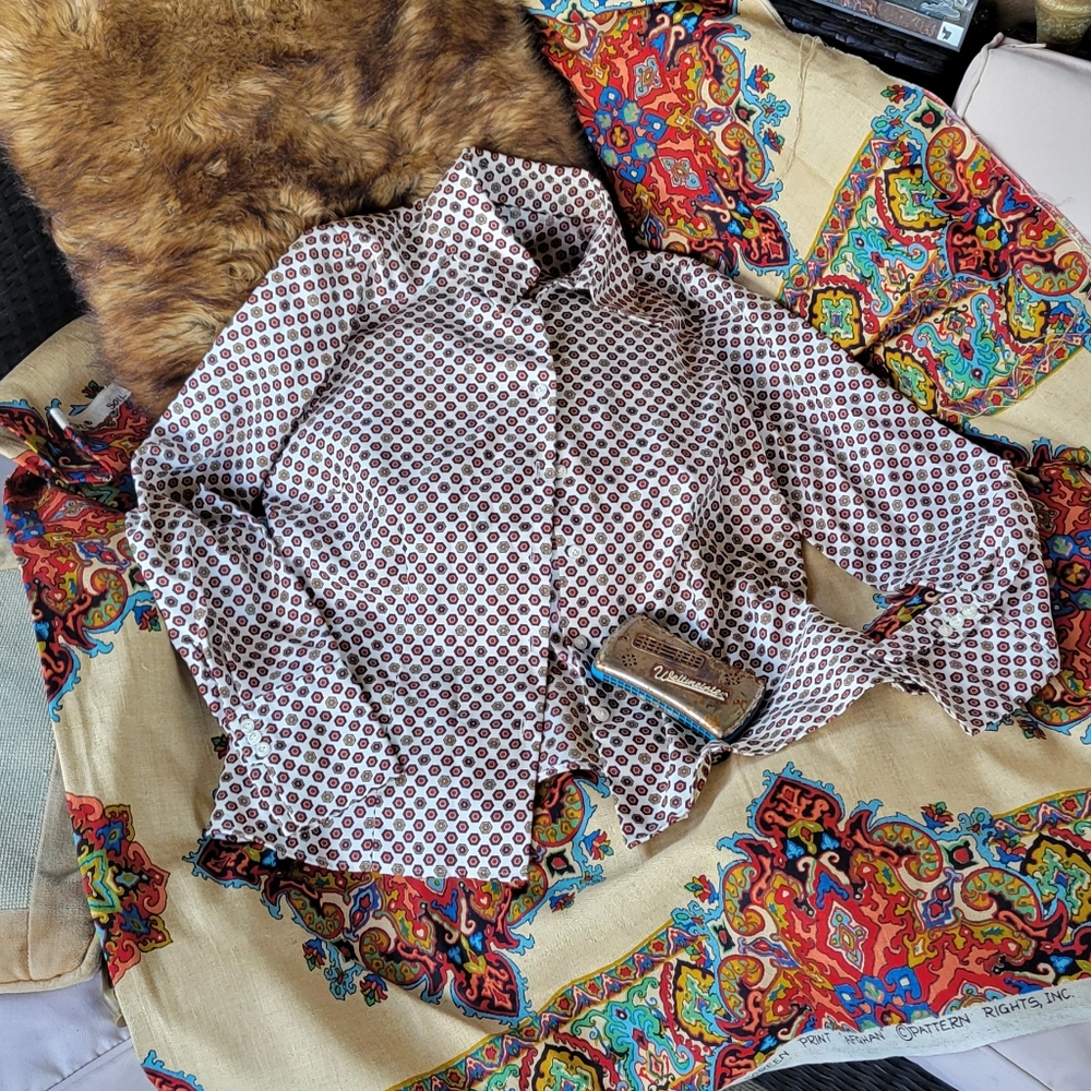 Silky Hexagon Shirt, Pearlescent Buttons